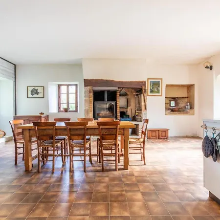 Aveze, 5 Pieces, 8 Personnes - Fr-1-630-170 Tatil Evi